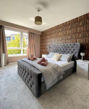 The Naburn - 3 Bed House with Free Parking & Close to City Centre